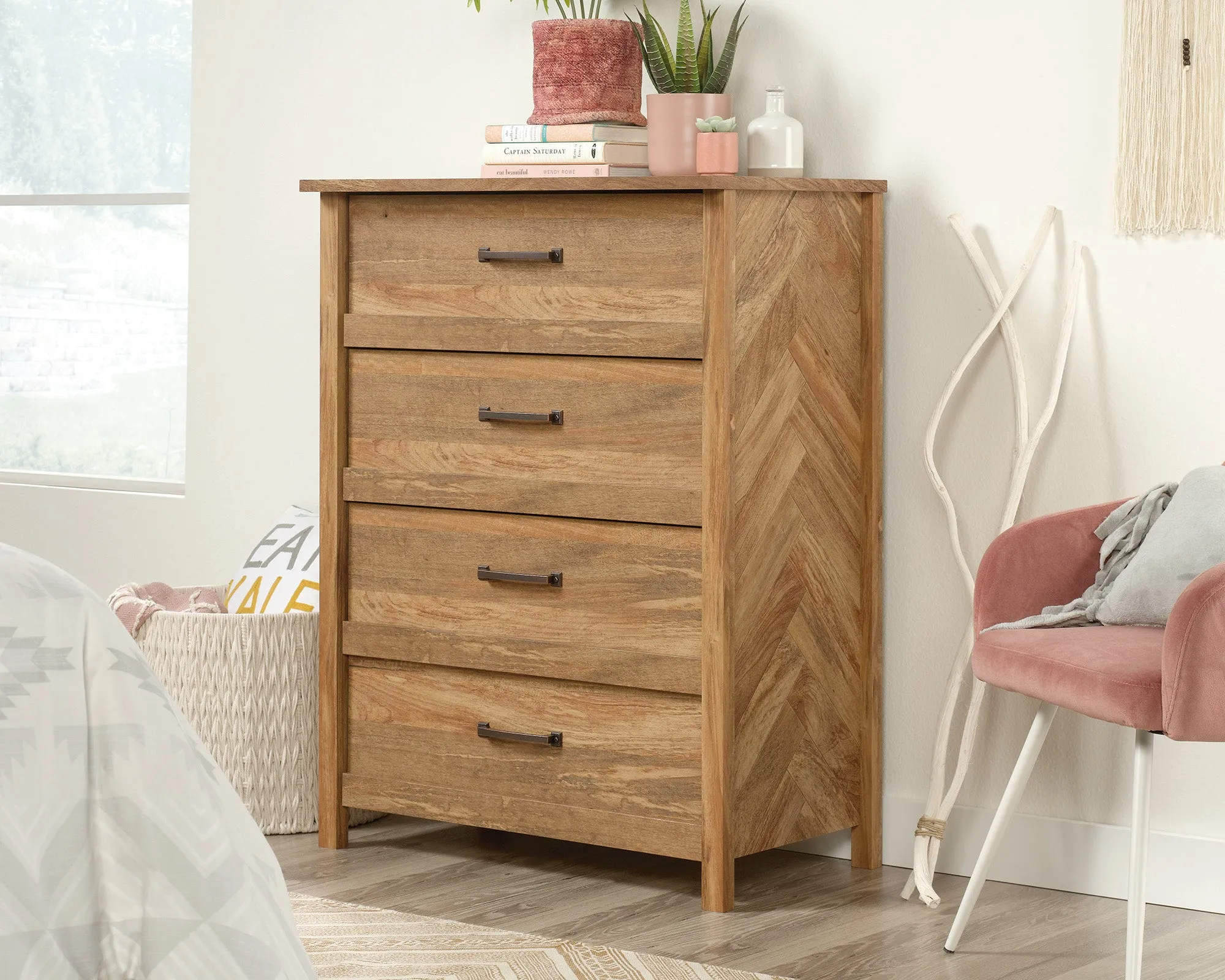 Cannery Bridge 4-Drawer Chest Sma
