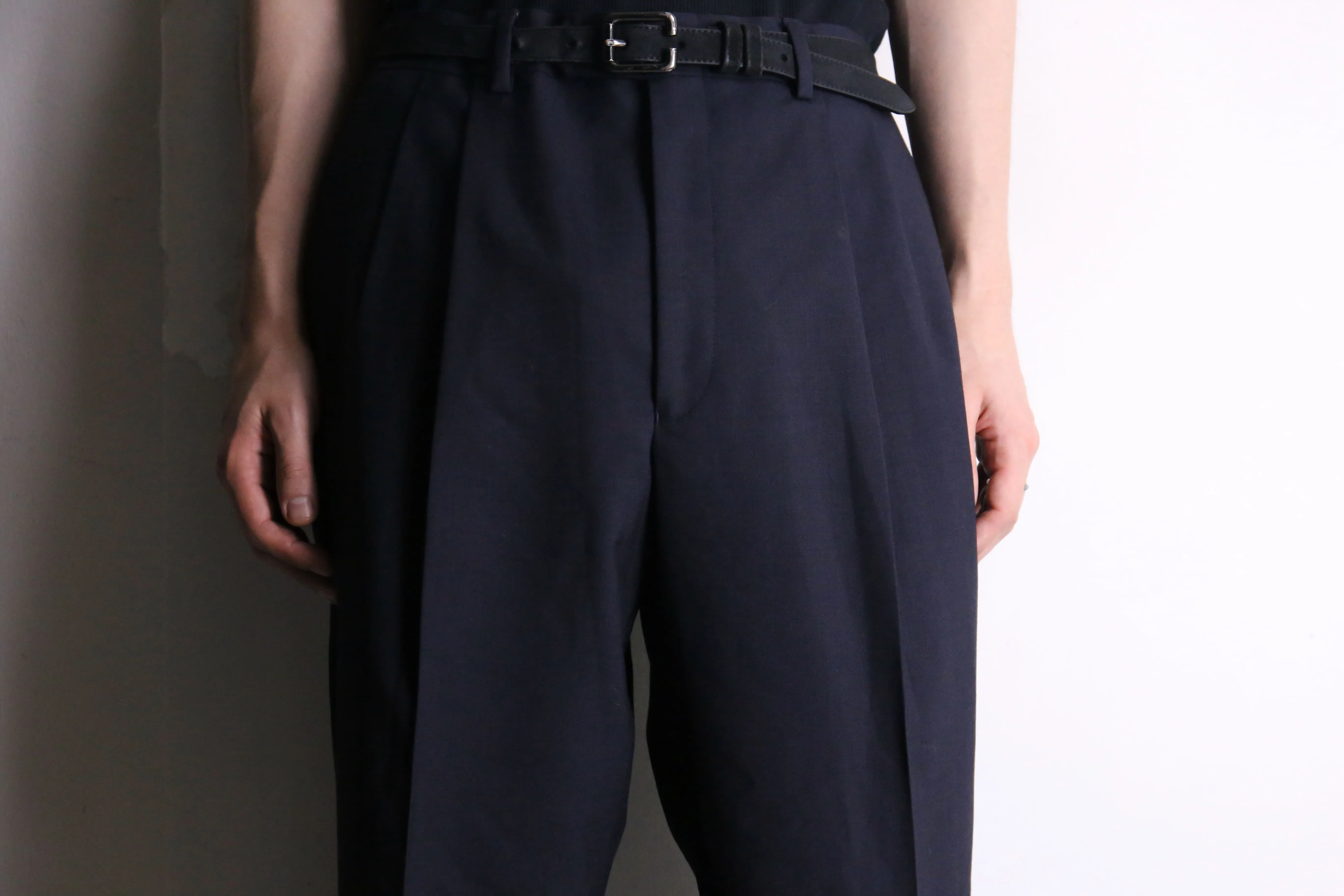 “LAUREN” navy 2tuck tapered slacks