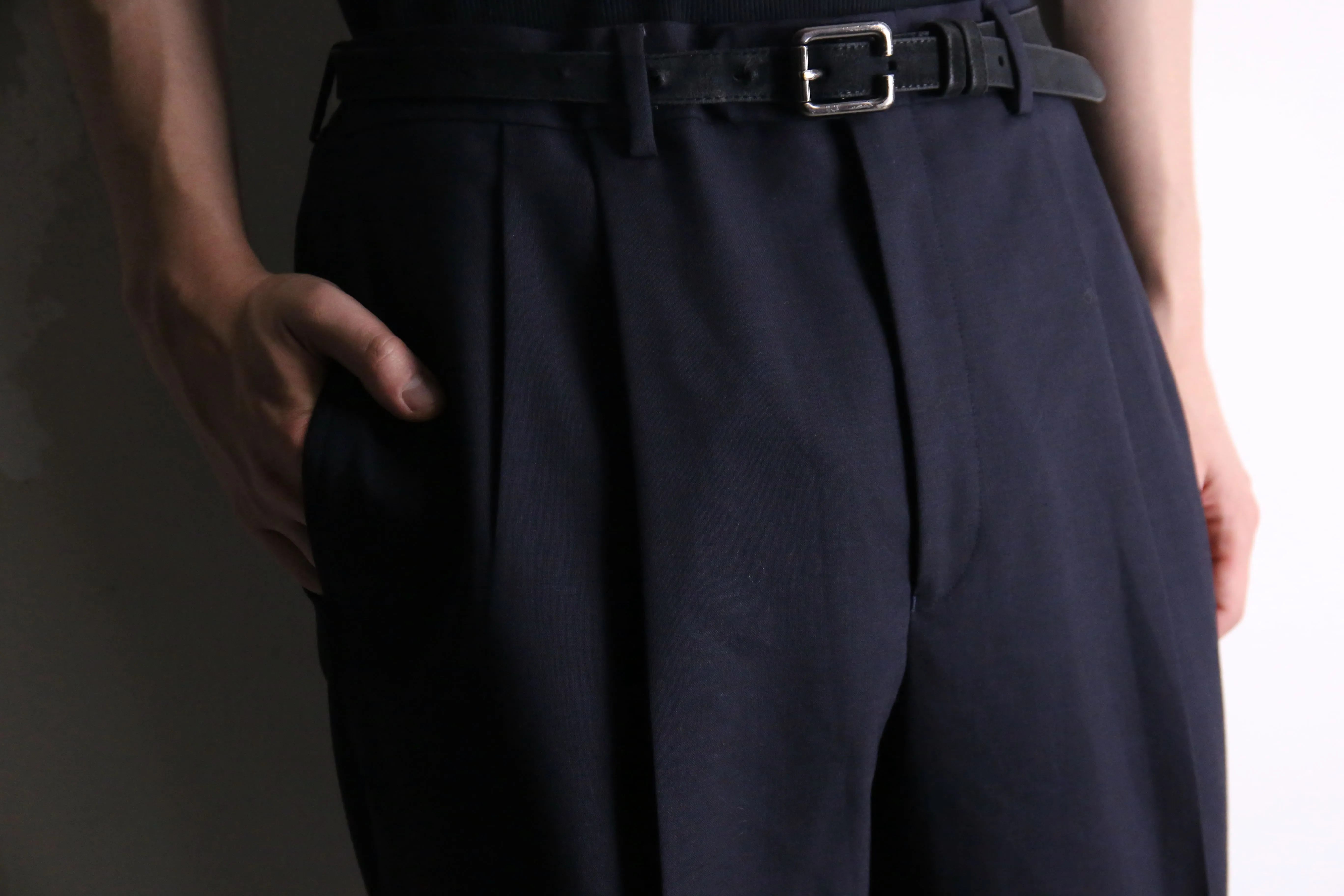 “LAUREN” navy 2tuck tapered slacks
