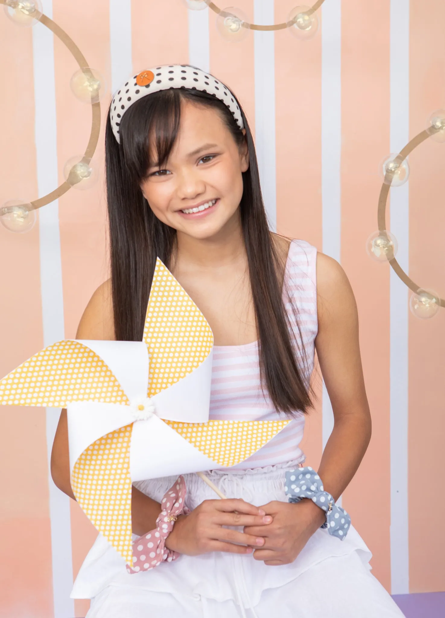 Polka dot bow scrunchie cream/black