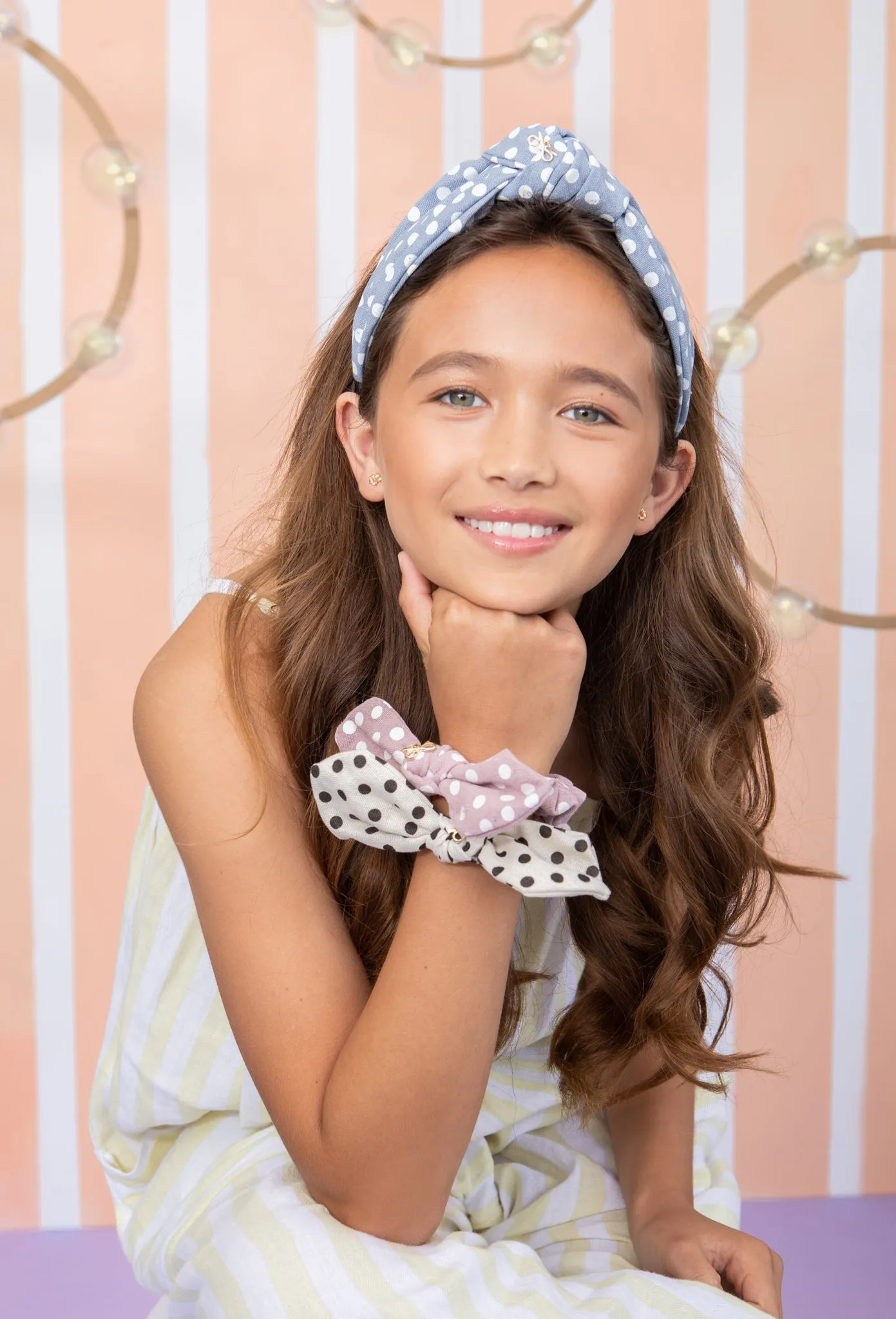 Polka dot bow scrunchie cream/black