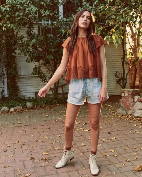 The Eyelet Dale Top, Rust